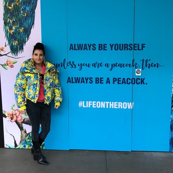 Meet Your Posher - Picture 8 of 8